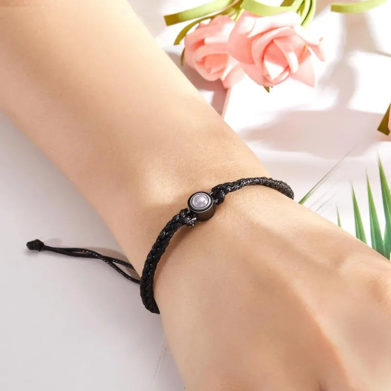 “To My Mom – A Hidden Memory Bracelet She’ll Never Forget 💖”